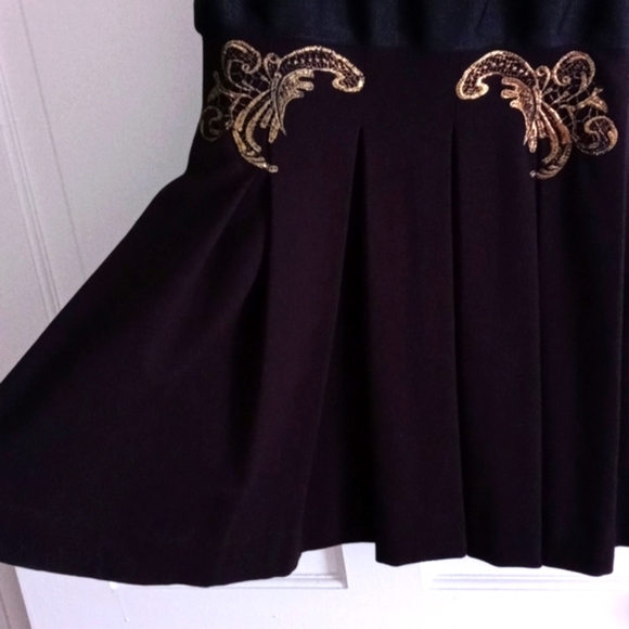 🖤Juicy Couture🖤 - Black Dress w/Gold Applique - Picture 6 of 10
